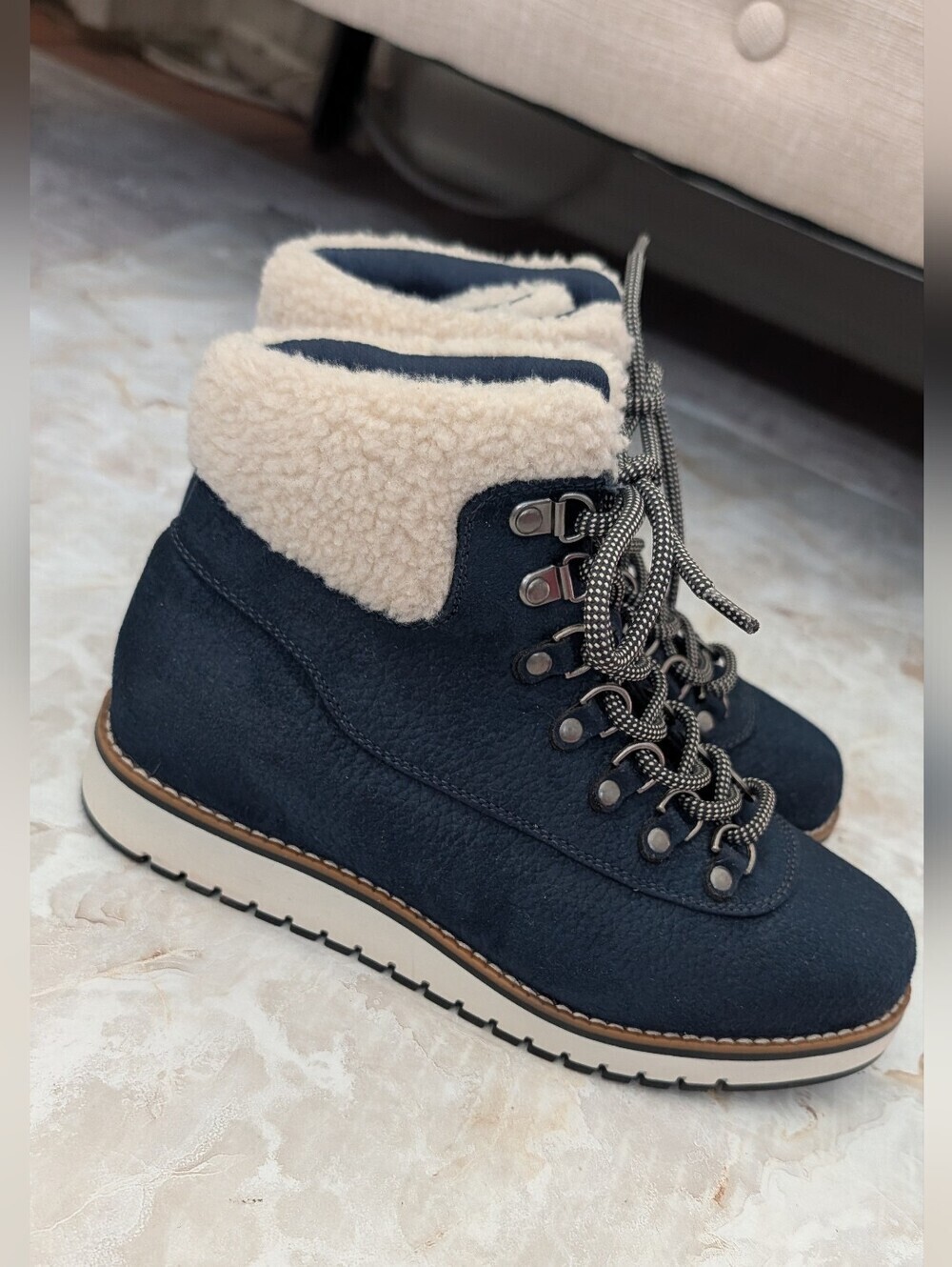 White Mountain Navy Lace-Up Sherpa Collar Winter Boots Woman's Sz 7 W